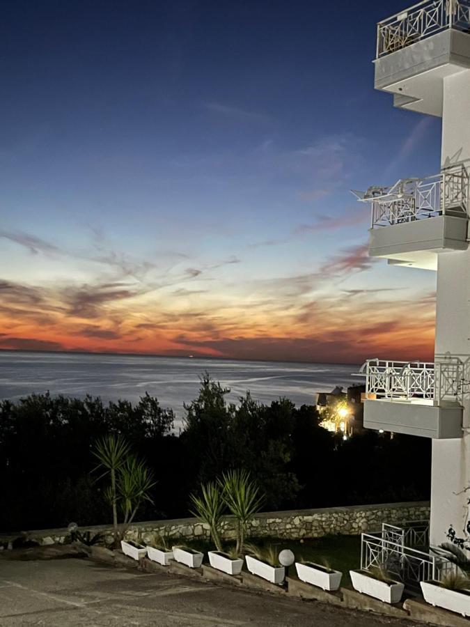 Villa 61 Sea And Sunset View Dhërmi 外观 照片